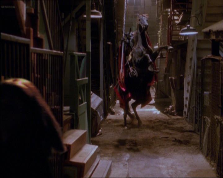 Charmed-Online_dot_net-1x04DeadManDating0786.jpg