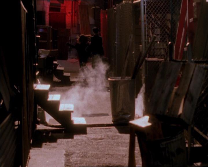 Charmed-Online_dot_net-1x04DeadManDating0789.jpg Charmed-Online_dot_net-1x04DeadManDating0789.jpg