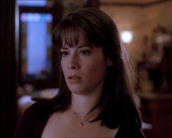 Charmed-Online_dot_net-1x04DeadManDating0818.jpg Charmed-Online_dot_net-1x04DeadManDating0818.jpg
