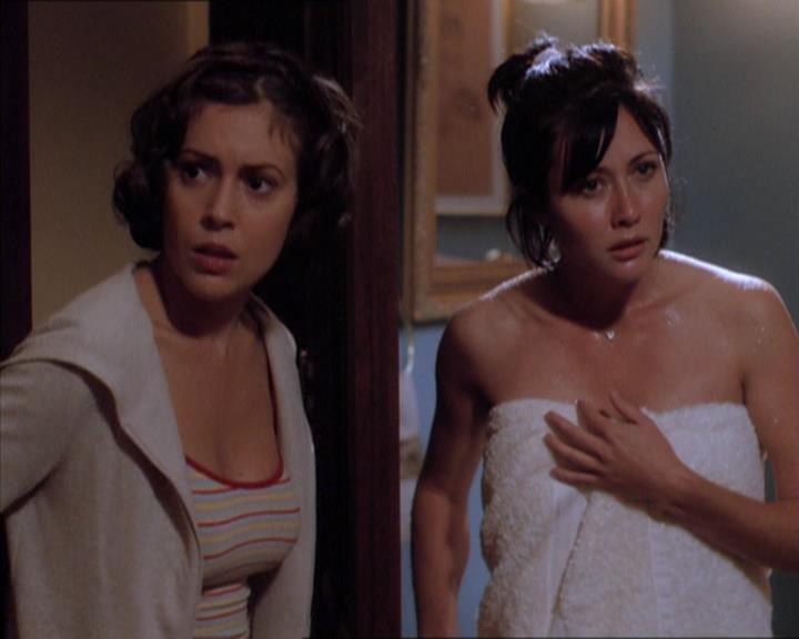 Charmed-Online_dot_net-1x04DeadManDating0844.jpg Charmed-Online_dot_net-1x04DeadManDating0844.jpg