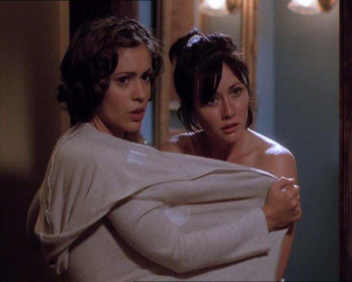 Charmed-Online_dot_net-1x04DeadManDating0851.jpg Charmed-Online_dot_net-1x04DeadManDating0851.jpg