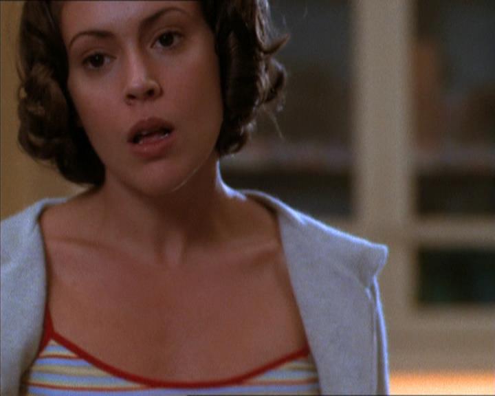 Charmed-Online_dot_net-1x04DeadManDating0862.jpg Charmed-Online_dot_net-1x04DeadManDating0862.jpg
