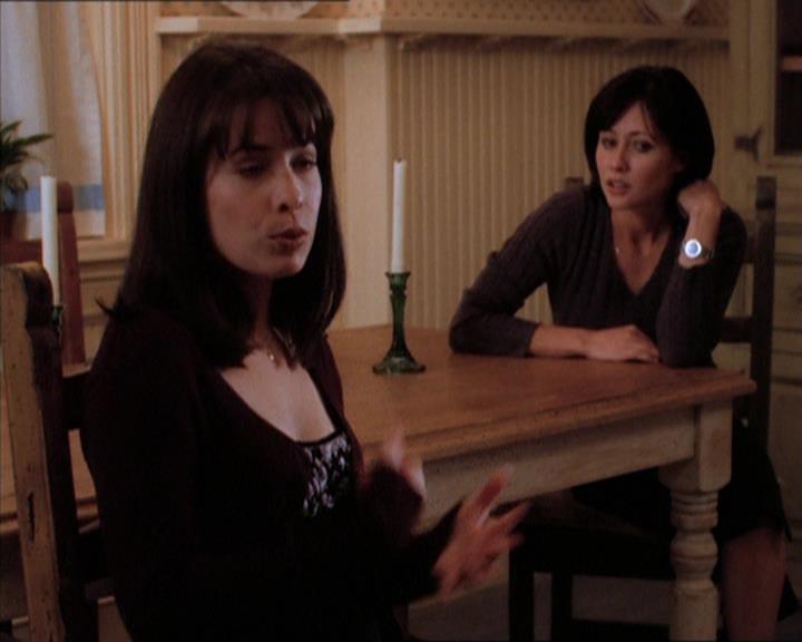 Charmed-Online_dot_net-1x04DeadManDating0872.jpg Charmed-Online_dot_net-1x04DeadManDating0872.jpg