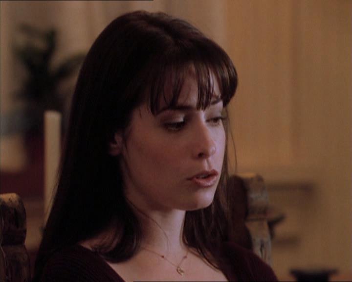 Charmed-Online_dot_net-1x04DeadManDating0887.jpg Charmed-Online_dot_net-1x04DeadManDating0887.jpg