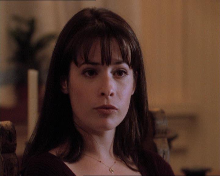 Charmed-Online_dot_net-1x04DeadManDating0888.jpg Charmed-Online_dot_net-1x04DeadManDating0888.jpg