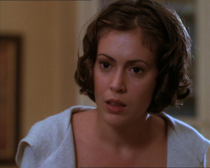 Charmed-Online_dot_net-1x04DeadManDating0891.jpg Charmed-Online_dot_net-1x04DeadManDating0891.jpg