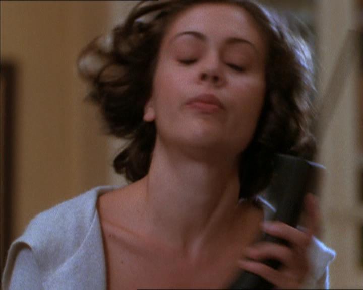 Charmed-Online_dot_net-1x04DeadManDating0894.jpg Charmed-Online_dot_net-1x04DeadManDating0894.jpg