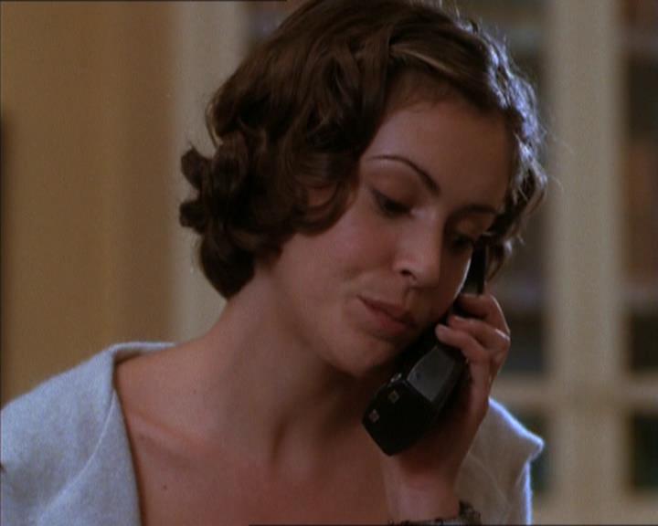 Charmed-Online_dot_net-1x04DeadManDating0895.jpg Charmed-Online_dot_net-1x04DeadManDating0895.jpg