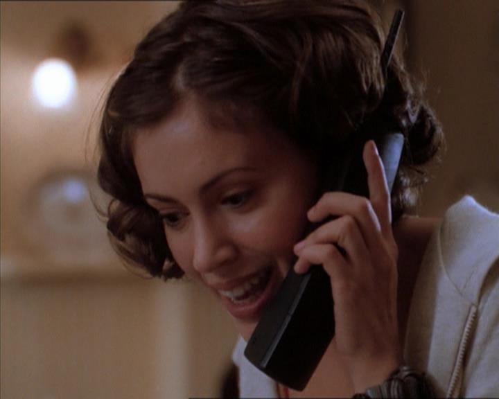 Charmed-Online_dot_net-1x04DeadManDating0897.jpg Charmed-Online_dot_net-1x04DeadManDating0897.jpg