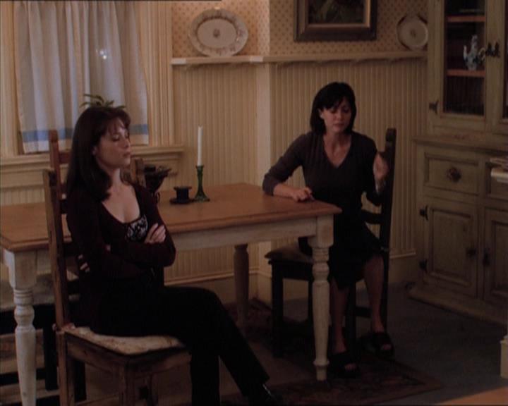 Charmed-Online_dot_net-1x04DeadManDating0908.jpg Charmed-Online_dot_net-1x04DeadManDating0908.jpg