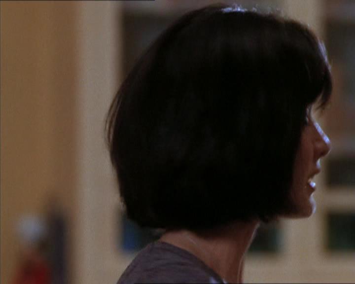 Charmed-Online_dot_net-1x04DeadManDating0912.jpg Charmed-Online_dot_net-1x04DeadManDating0912.jpg