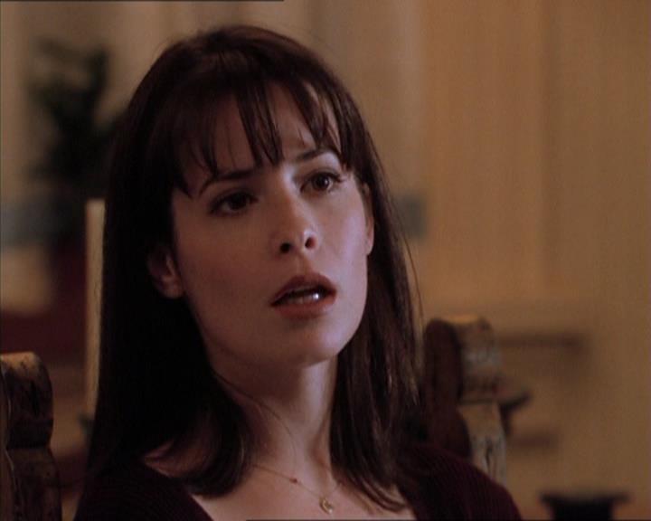 Charmed-Online_dot_net-1x04DeadManDating0914.jpg Charmed-Online_dot_net-1x04DeadManDating0914.jpg