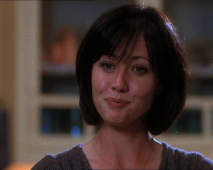 Charmed-Online_dot_net-1x04DeadManDating0923.jpg Charmed-Online_dot_net-1x04DeadManDating0923.jpg