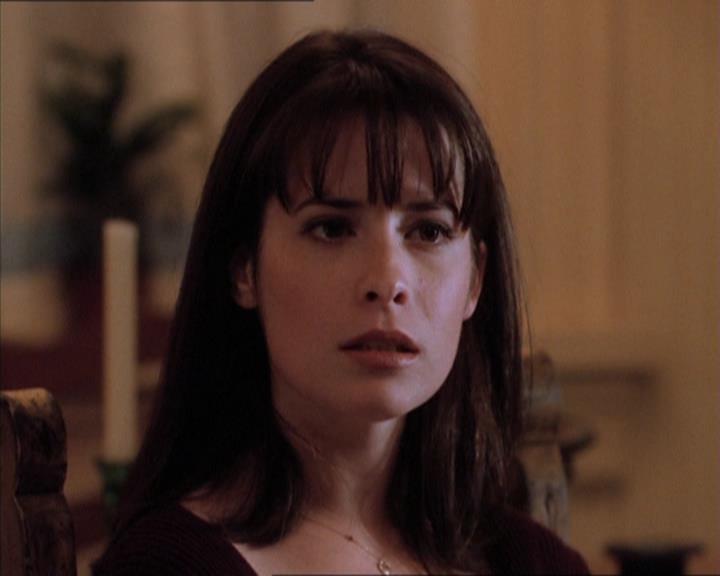 Charmed-Online_dot_net-1x04DeadManDating0932.jpg Charmed-Online_dot_net-1x04DeadManDating0932.jpg