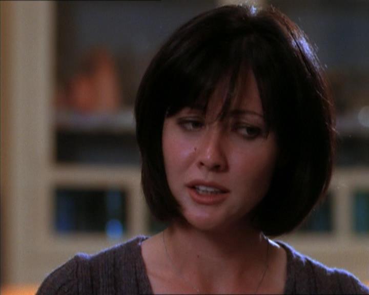 Charmed-Online_dot_net-1x04DeadManDating0946.jpg Charmed-Online_dot_net-1x04DeadManDating0946.jpg