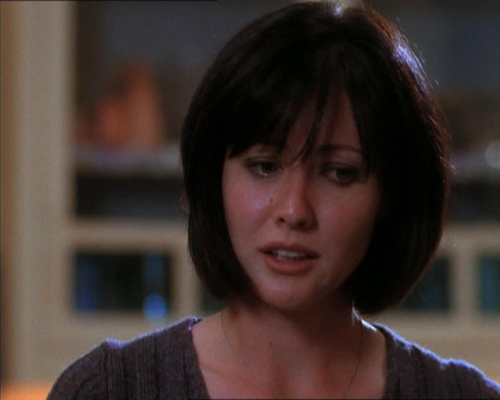 Charmed-Online_dot_net-1x04DeadManDating0947.jpg Charmed-Online_dot_net-1x04DeadManDating0947.jpg