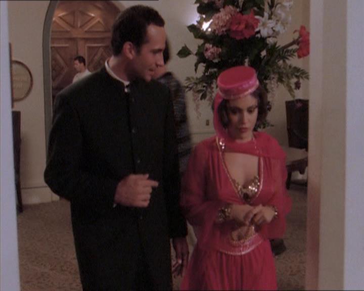 Charmed-Online_dot_net-1x04DeadManDating0956.jpg Charmed-Online_dot_net-1x04DeadManDating0956.jpg