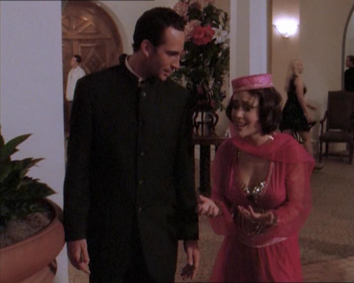 Charmed-Online_dot_net-1x04DeadManDating0958.jpg