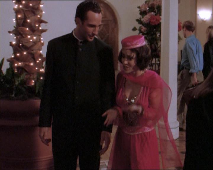 Charmed-Online_dot_net-1x04DeadManDating0960.jpg Charmed-Online_dot_net-1x04DeadManDating0960.jpg