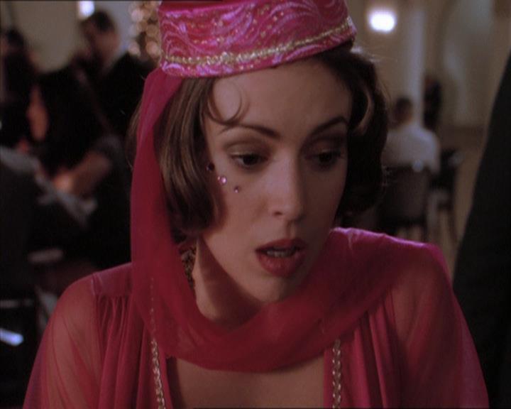 Charmed-Online_dot_net-1x04DeadManDating0996.jpg
