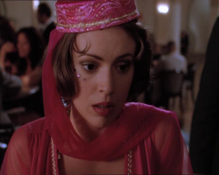 Charmed-Online_dot_net-1x04DeadManDating0999.jpg