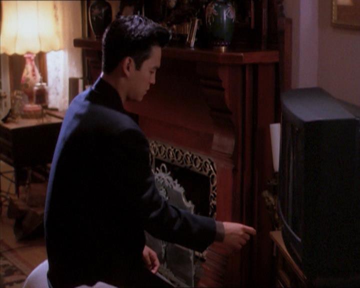Charmed-Online_dot_net-1x04DeadManDating1011.jpg Charmed-Online_dot_net-1x04DeadManDating1011.jpg