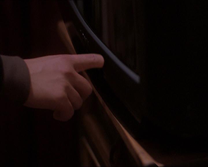 Charmed-Online_dot_net-1x04DeadManDating1015.jpg Charmed-Online_dot_net-1x04DeadManDating1015.jpg