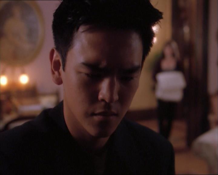 Charmed-Online_dot_net-1x04DeadManDating1017.jpg Charmed-Online_dot_net-1x04DeadManDating1017.jpg