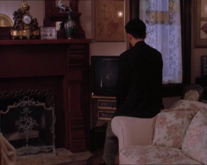 Charmed-Online_dot_net-1x04DeadManDating1019.jpg Charmed-Online_dot_net-1x04DeadManDating1019.jpg