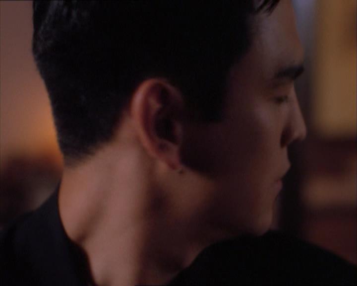 Charmed-Online_dot_net-1x04DeadManDating1023.jpg Charmed-Online_dot_net-1x04DeadManDating1023.jpg