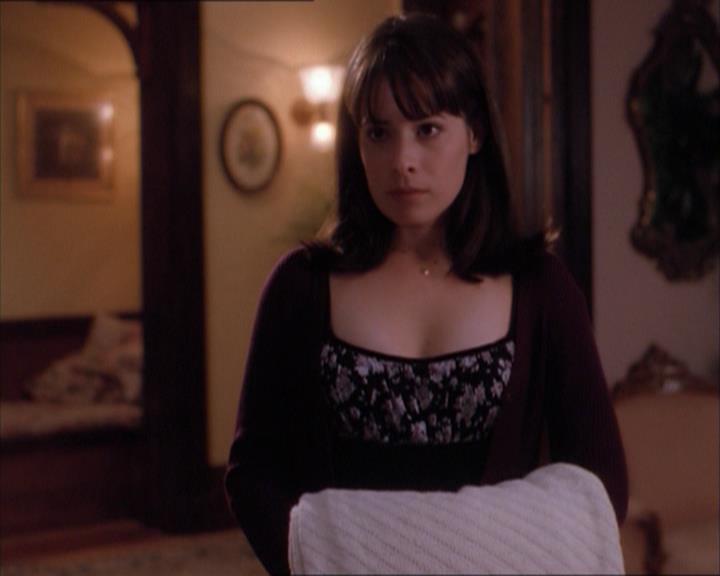 Charmed-Online_dot_net-1x04DeadManDating1026.jpg Charmed-Online_dot_net-1x04DeadManDating1026.jpg