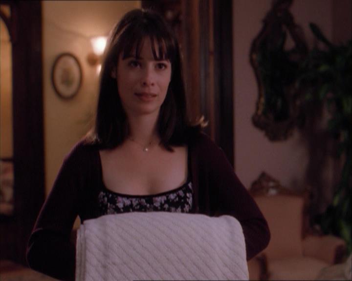 Charmed-Online_dot_net-1x04DeadManDating1035.jpg Charmed-Online_dot_net-1x04DeadManDating1035.jpg
