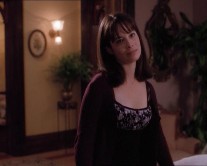 Charmed-Online_dot_net-1x04DeadManDating1040.jpg Charmed-Online_dot_net-1x04DeadManDating1040.jpg