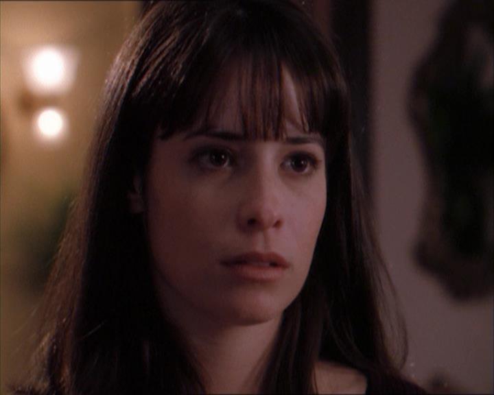 Charmed-Online_dot_net-1x04DeadManDating1056.jpg Charmed-Online_dot_net-1x04DeadManDating1056.jpg