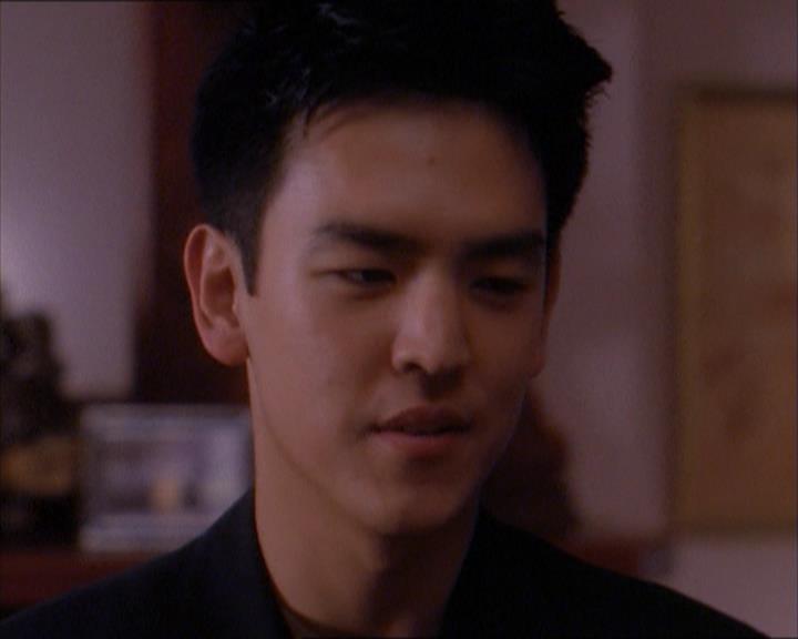 Charmed-Online_dot_net-1x04DeadManDating1070.jpg Charmed-Online_dot_net-1x04DeadManDating1070.jpg