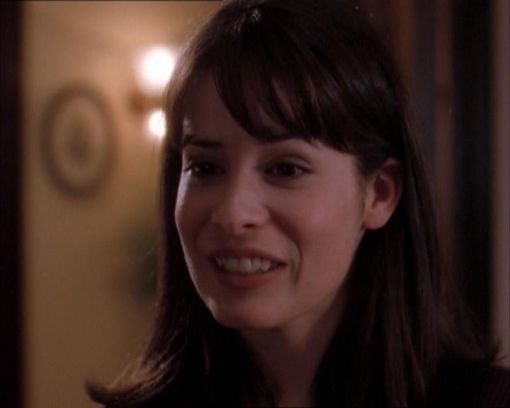 Charmed-Online_dot_net-1x04DeadManDating1097.jpg Charmed-Online_dot_net-1x04DeadManDating1097.jpg