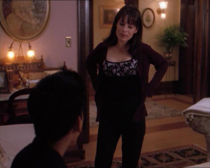 Charmed-Online_dot_net-1x04DeadManDating1113.jpg Charmed-Online_dot_net-1x04DeadManDating1113.jpg