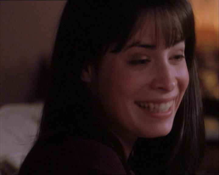 Charmed-Online_dot_net-1x04DeadManDating1121.jpg Charmed-Online_dot_net-1x04DeadManDating1121.jpg