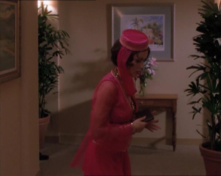 Charmed-Online_dot_net-1x04DeadManDating1126.jpg Charmed-Online_dot_net-1x04DeadManDating1126.jpg