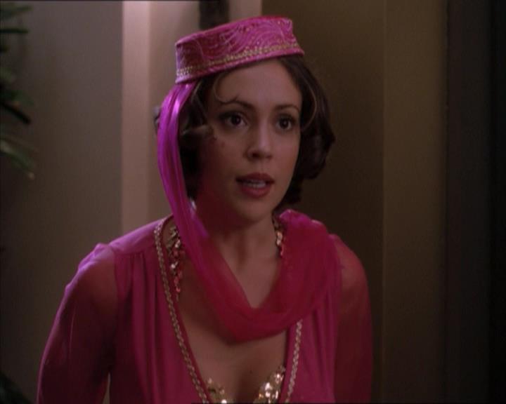Charmed-Online_dot_net-1x04DeadManDating1132.jpg Charmed-Online_dot_net-1x04DeadManDating1132.jpg