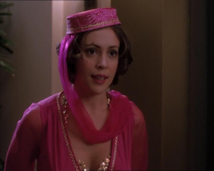 Charmed-Online_dot_net-1x04DeadManDating1133.jpg Charmed-Online_dot_net-1x04DeadManDating1133.jpg