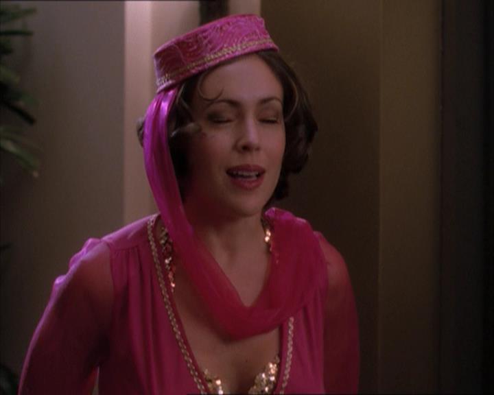 Charmed-Online_dot_net-1x04DeadManDating1137.jpg Charmed-Online_dot_net-1x04DeadManDating1137.jpg