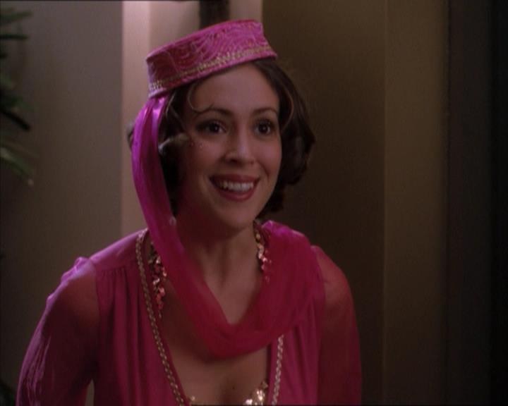 Charmed-Online_dot_net-1x04DeadManDating1142.jpg Charmed-Online_dot_net-1x04DeadManDating1142.jpg