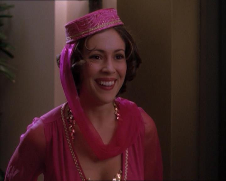 Charmed-Online_dot_net-1x04DeadManDating1143.jpg Charmed-Online_dot_net-1x04DeadManDating1143.jpg