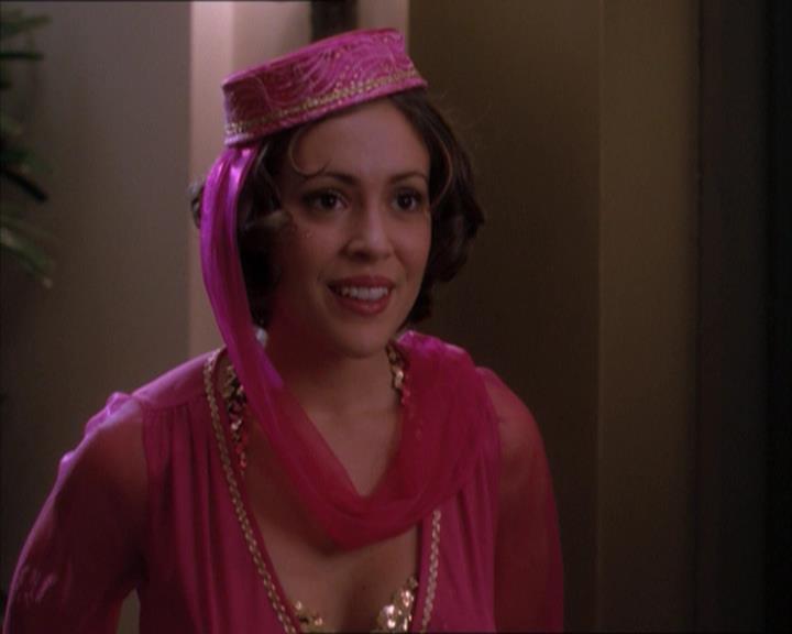 Charmed-Online_dot_net-1x04DeadManDating1145.jpg Charmed-Online_dot_net-1x04DeadManDating1145.jpg