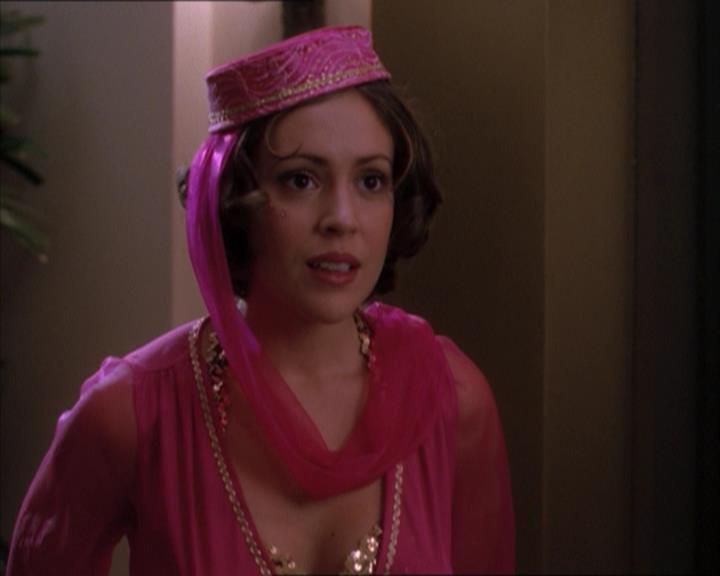 Charmed-Online_dot_net-1x04DeadManDating1146.jpg Charmed-Online_dot_net-1x04DeadManDating1146.jpg