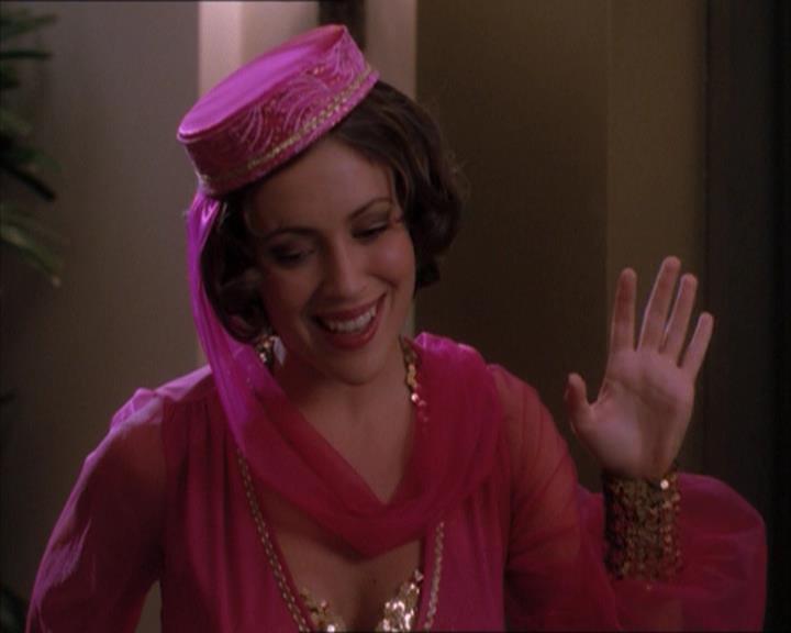 Charmed-Online_dot_net-1x04DeadManDating1153.jpg Charmed-Online_dot_net-1x04DeadManDating1153.jpg