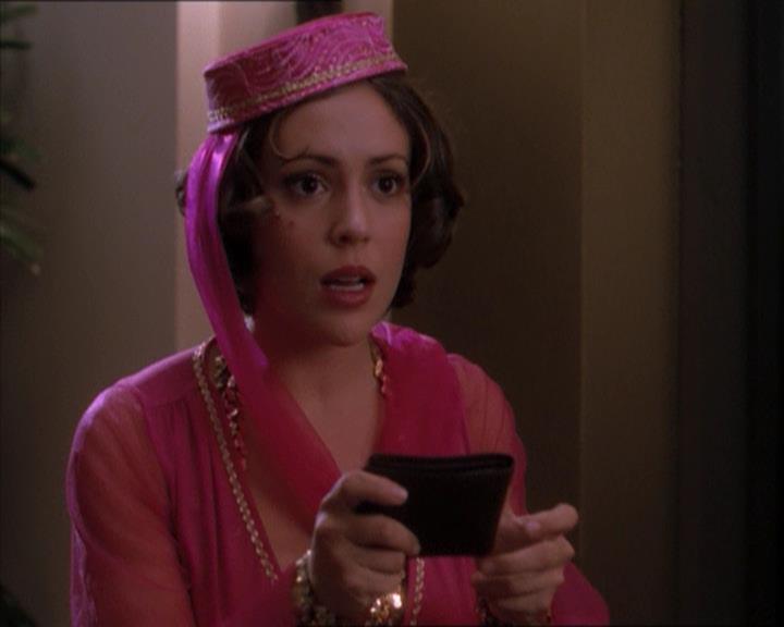 Charmed-Online_dot_net-1x04DeadManDating1159.jpg Charmed-Online_dot_net-1x04DeadManDating1159.jpg