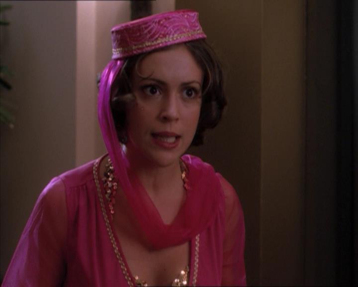 Charmed-Online_dot_net-1x04DeadManDating1162.jpg