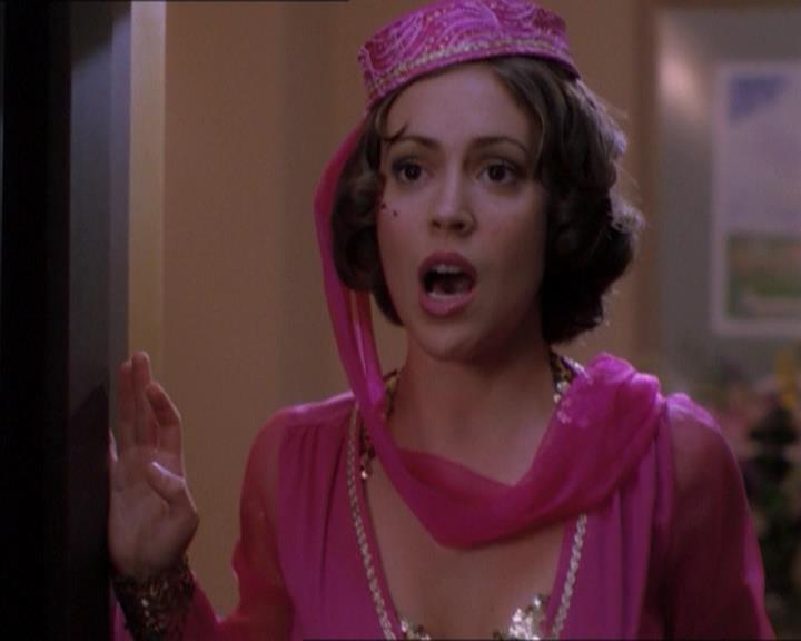 Charmed-Online_dot_net-1x04DeadManDating1168.jpg